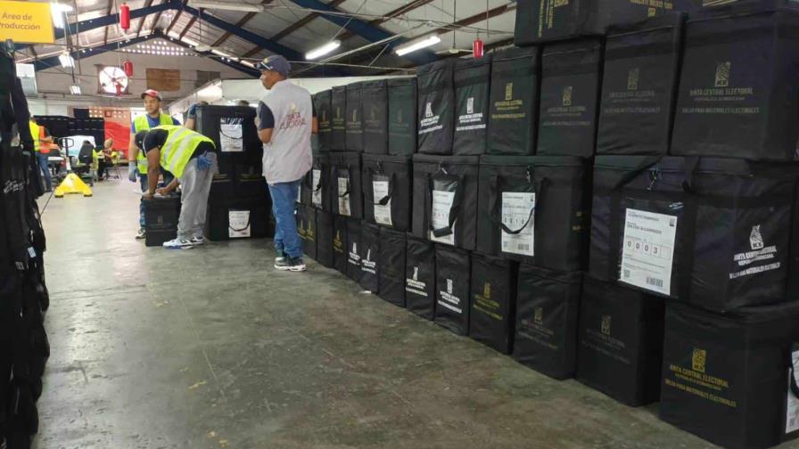 JCE inicia entrega de 5,149 kits electorales para las primarias del PRM