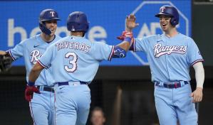 Rangers logran crucial barrida al derrotar 9-8 a Marineros