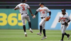 Orioles se acercan al título divisional con victoria de 5-1 sobre Guardianes