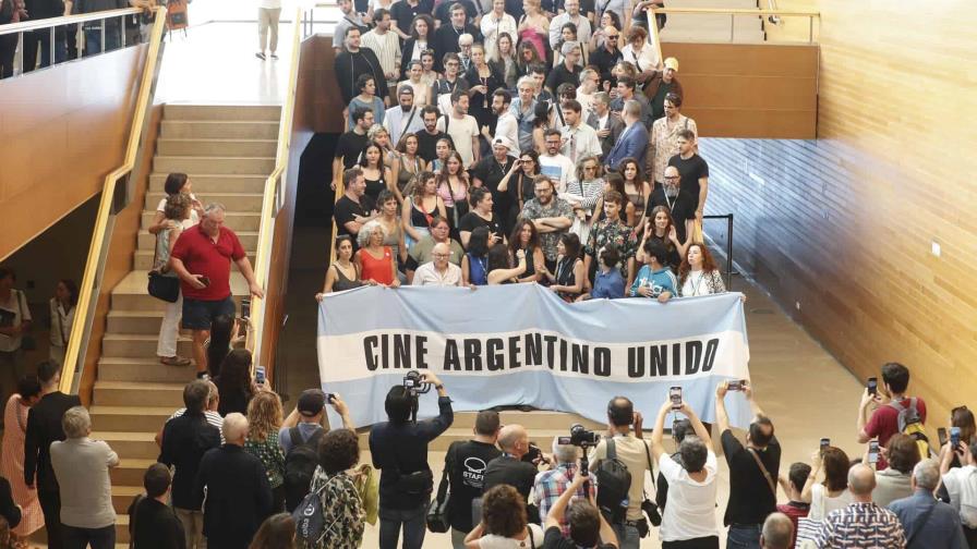 Protesta de cineastas argentinos en Festival de Cine de San Sebastián