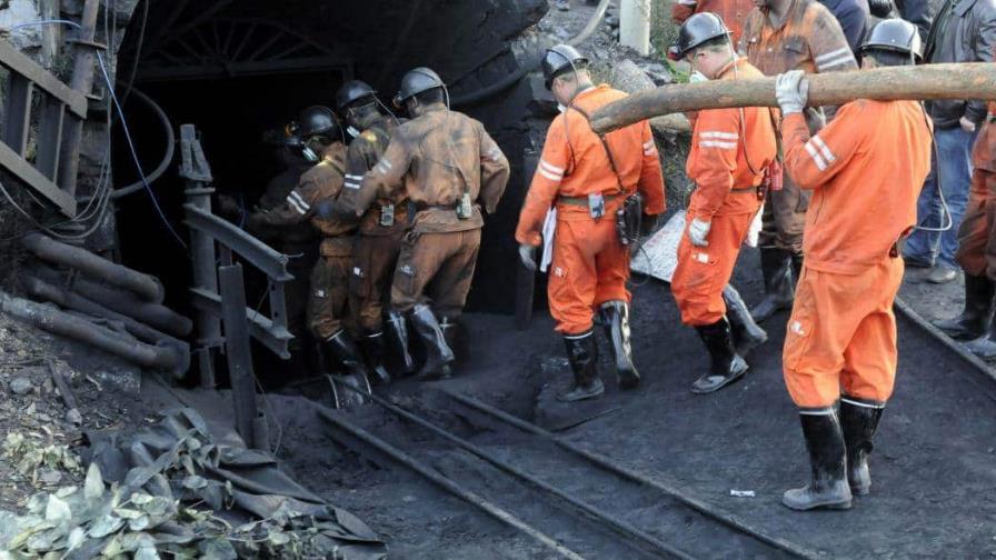 Mueren 16 personas en incendio en mina de carbón en China