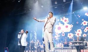 Eddy Herrera impecable en su concierto Agradecido