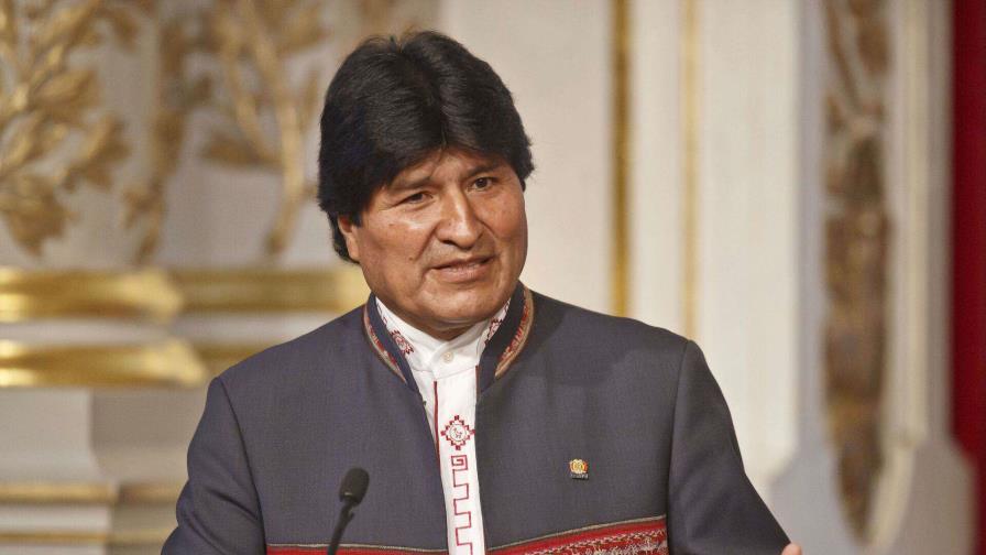 Evo Morales anuncia que inscribirá su candidatura presidencial con miles de seguidores