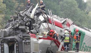 Mueren seis personas al chocar camioneta en que iban con un tren en Florida