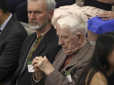 Controversia por homenaje a veterano ucraniano en Canadá