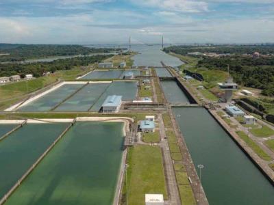 Canal de Panamá reduce 50% tarifa viable por uso agua dulce