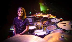 Helen de la Rosa: la baterista dominicana que rompe barreras