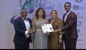 Escritor dominicano Juan Colón fue escogido "Embajador de la Paz en el Mundo"