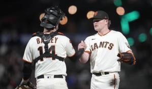 Webb lanza el juego completo y Gigantes vencen a Padres