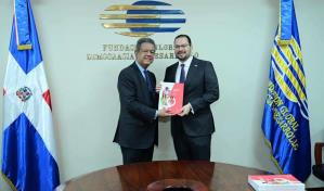 Anje visita a Leonel Fernández para presentarle resultado de estudio sobre el votante joven