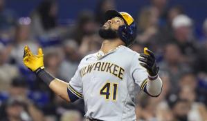 Carlos Santana hace historia con su cuadrangular 300 en MLB