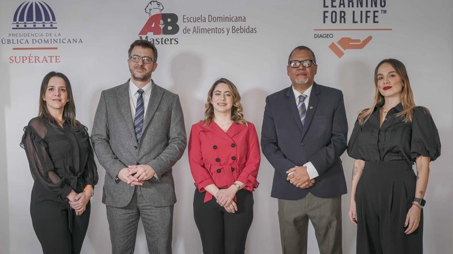 Diageo y Supérate celebran graduación del programa Learning for Life