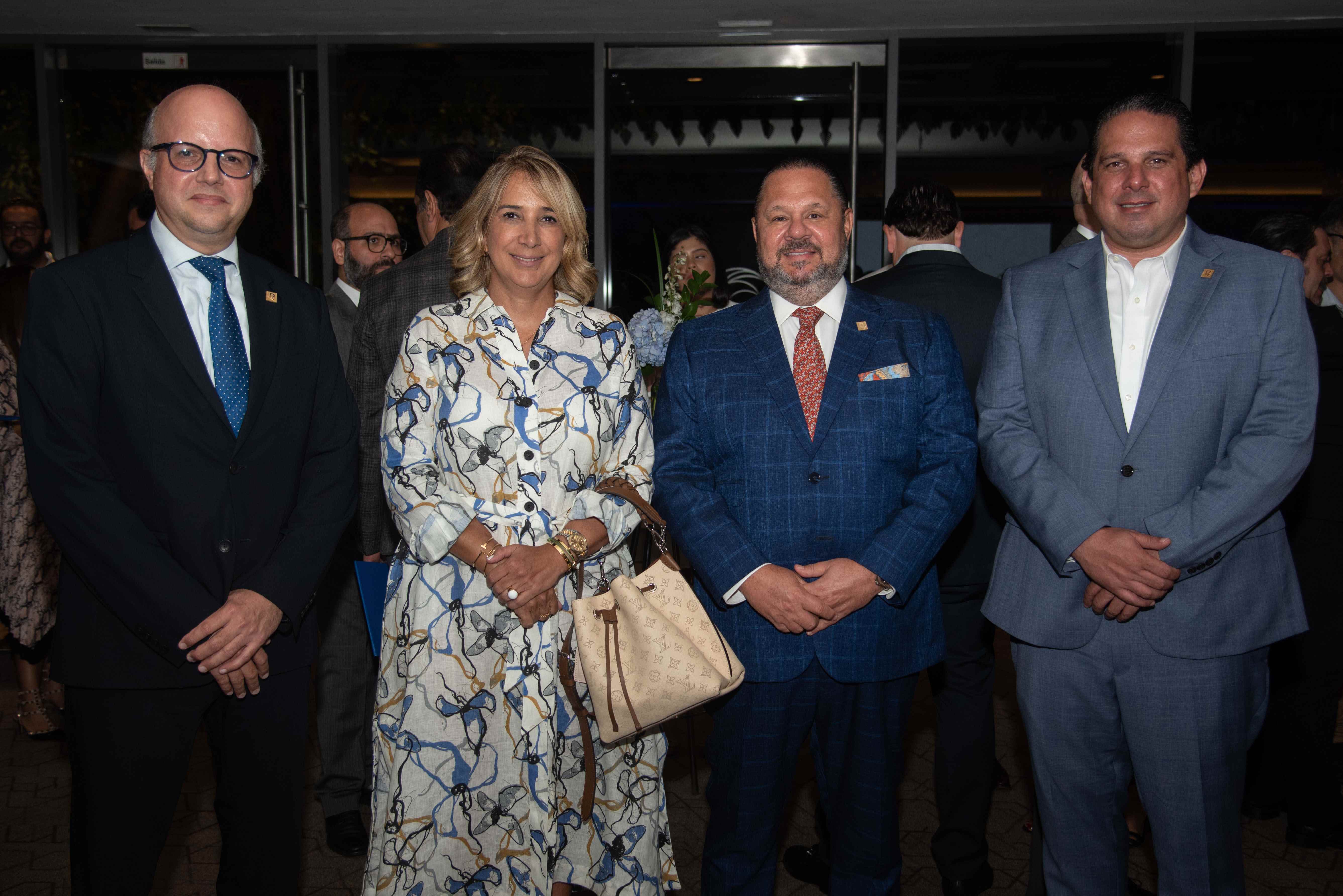 Victor Morillo, Laura Paulino, Henry Fuente y Jorge Dargam.