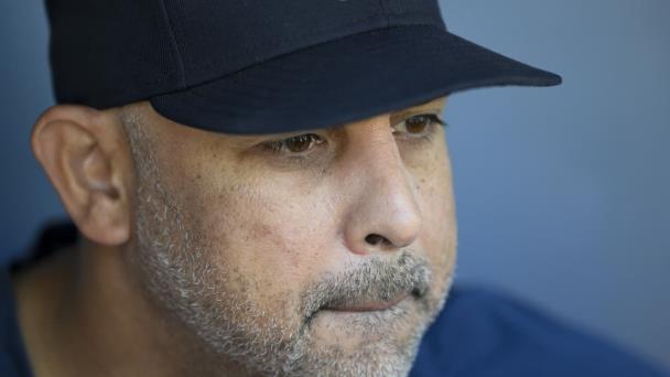 Alex Cora dice que estará con Medias Rojas en 2024, pero ¿en qué puesto?