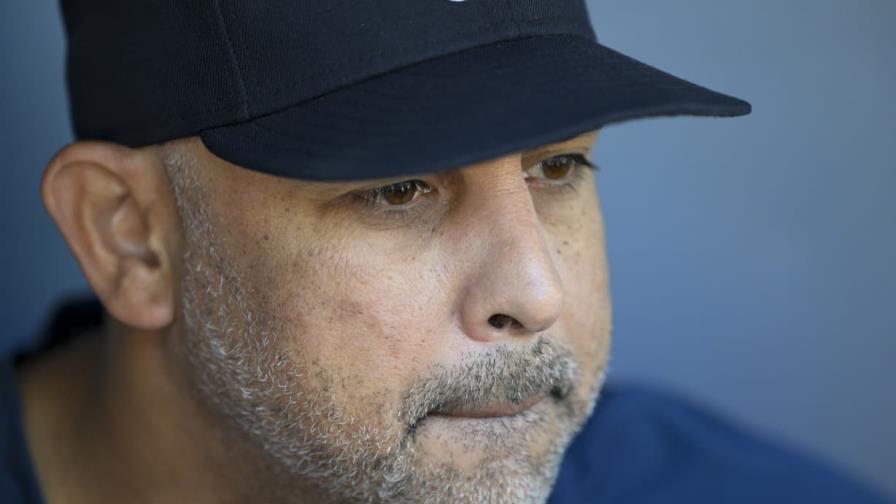 Alex Cora dice que estará con Medias Rojas en 2024, pero ¿en qué puesto?