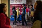 La mitad de los estudiantes hispanos en EE.UU. se plantea dejar la universidad