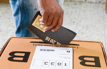 PRM convoca a tres millones de militantes a primarias PRM convoca a tres millones de militantes a primarias