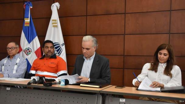 Acuerdan alza salarial, mayor subsidio y otros beneficios para empleados de Barrick