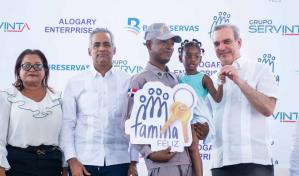 Abinader entrega 177 viviendas e inicia construcción de otras 250 para policías