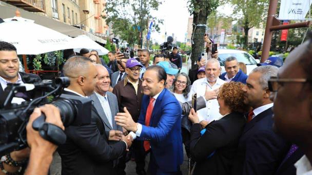 Abel Martínez realiza visita a Nueva York y habla con la diáspora
