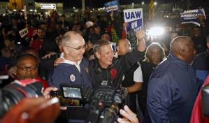 La huelga de la automoción en EEUU se extiende a otras dos plantas de montaje de Ford y GM