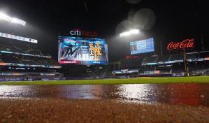Marlins remontan en la 9na; toman ventaja ante Mets antes de suspensión