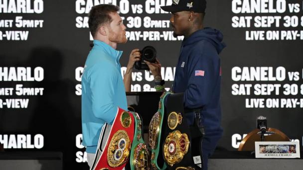Canelo Álvarez expone cetro unificado ante Charlo