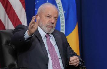 Lula acusa a Bolsonaro de intentar escapar de la Justicia tras preparar un golpe