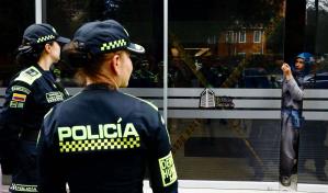 Indígenas entran a la fuerza a las instalaciones de la revista Semana en Bogotá