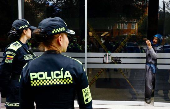 SIP condena el asalto a la sede de la revista Semana en Colombia