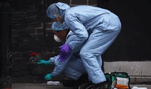 Niña de 15 años es asesinada a puñaladas tras rechazar las flores de un niño