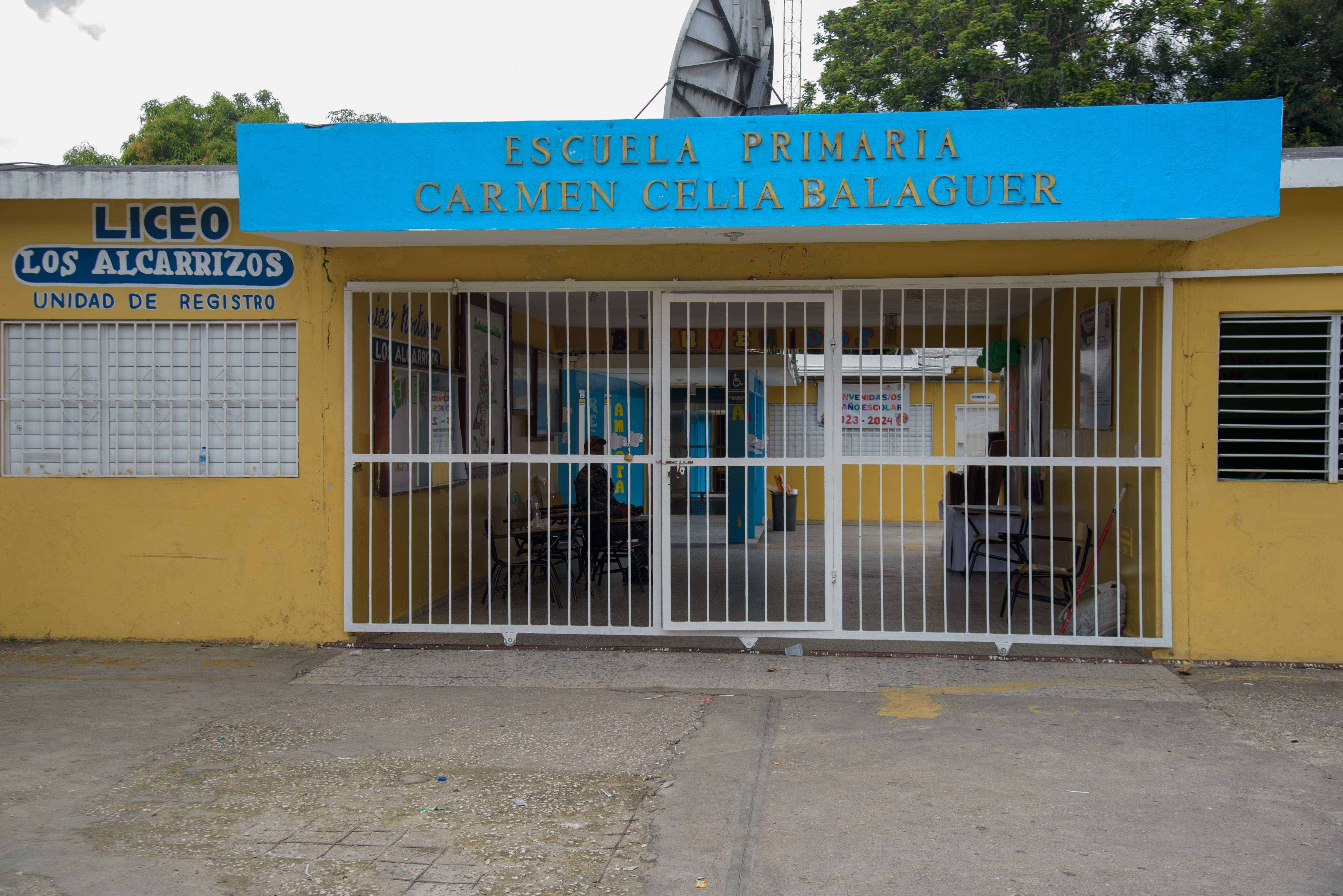 Escuela Primaria Carmén Celia Balaguer en Pueblo Nuevo, Los Alcarrizos.