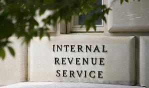 Acusan a contratista del servicio de impuestos de filtrar información fiscal de Trump y otros ricos