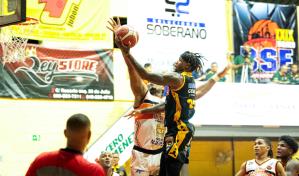 Luismal Ferreiras anotó 39 y conduce al Don Bosco a empatar semifinal en Moca