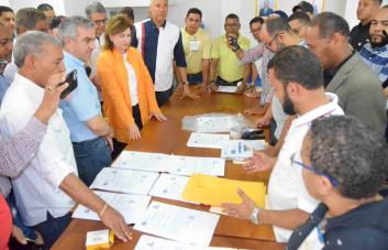 Raquel Peña llama a votar masivamente por Luis Abinader en primarias del PRM
