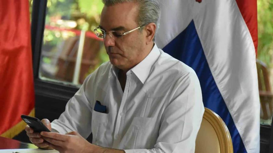 Dominicanos reciben llamada telefónica de Luis Abinader invitándolos a votar en primarias del PRM