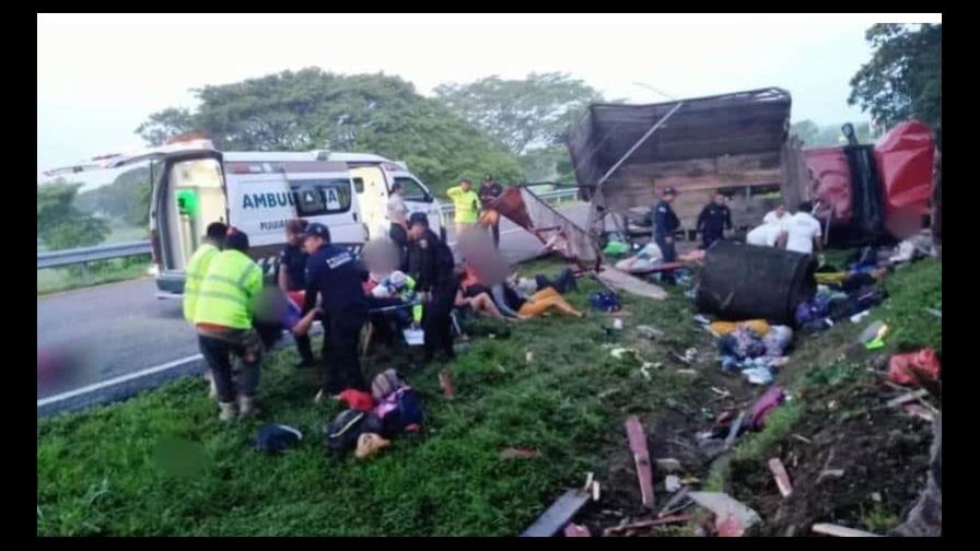Al menos 10 mujeres migrantes mueren en accidente de camión en México
