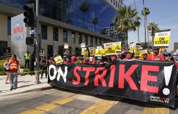 California no dará cheques por desempleo a trabajadores en huelga