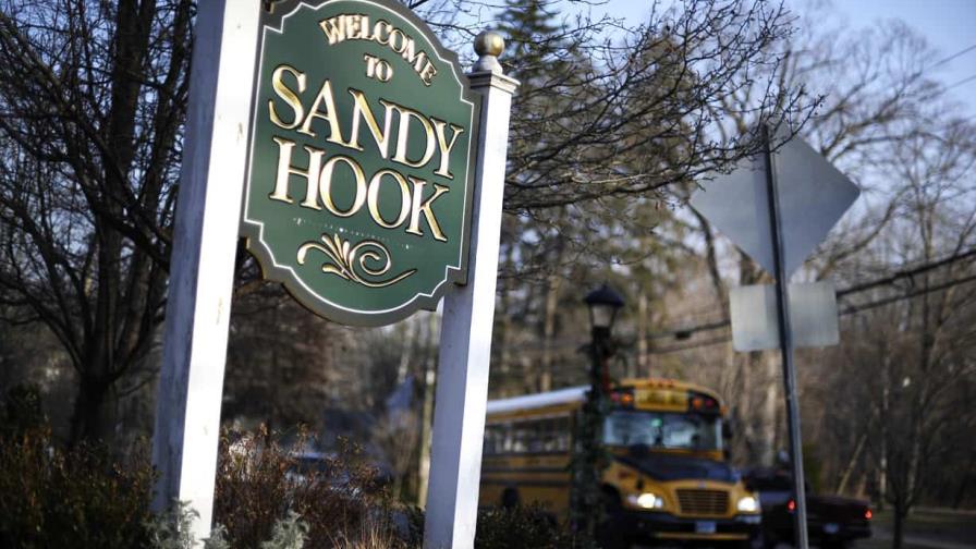 Connecticut aplica su más dura ley de tenencia de armas desde la masacre de Sandy Hook