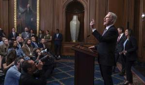 Gobierno de EE.UU. sigue abierto pero con retos sobre Ucrania, migratorios y trumpistas