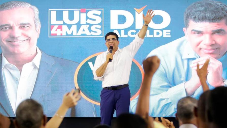 Reacción de Dio Astacio al aventajar a Manuel Jiménez como candidato a alcalde de SDE