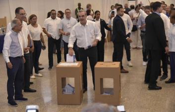 Presidente Luis Abinader habla desde la Casa Nacional