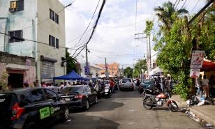 Cierra la votación en primarias del PRM y electores están expectantes fuera de los recintos