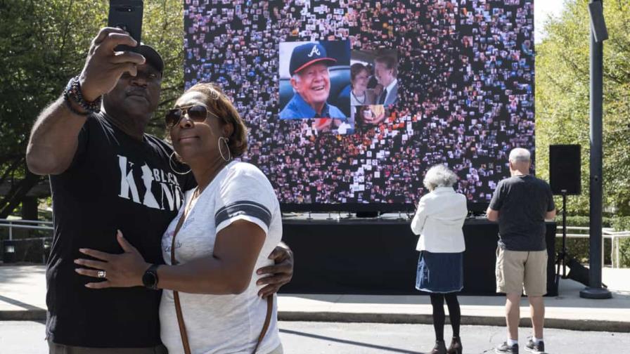 Jimmy Carter cumple 99 años acompañado de su esposa; recibe homenajes de diversas partes del mundo