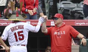 Tras otra decepcionante temporada, Angelinos despiden al mánager Phil Nevin