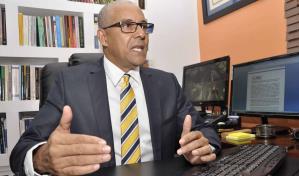 Julio César de la Rosa cree necesario Contrataciones Públicas elabore protocolo para informes de uso de recursos