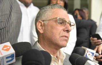 Manuel Jiménez todavía no reacciona a su derrota en las primarias del PRM