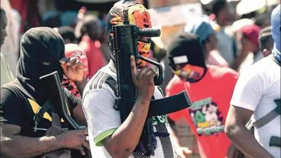 El parlamento de Kenia autoriza el despliegue de policías en Haití para combatir a pandillas