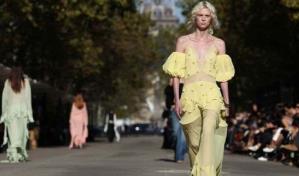 Stella McCartney lleva a la jet-set al mercado de la moda sostenible en París