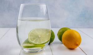 Beneficios del agua con limón